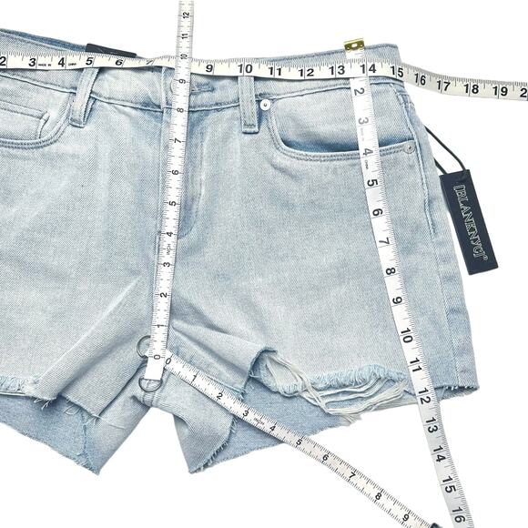 Blank NYC | Women | The Essex Distressed Classic Cut-Off Shorts | SIze 28 - Picture 4 of 10